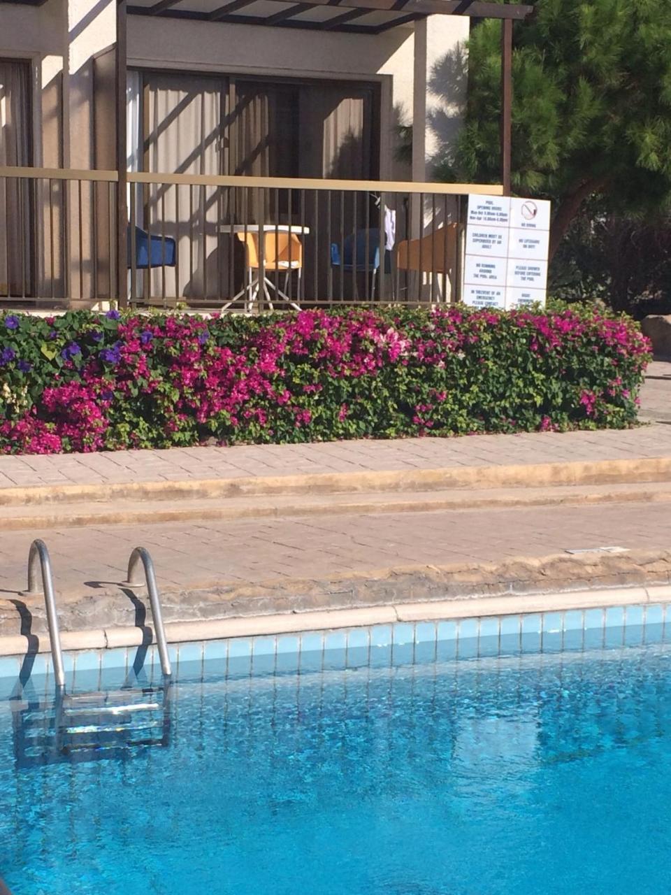 Kings Annex Aparthotel Paphos Exterior photo