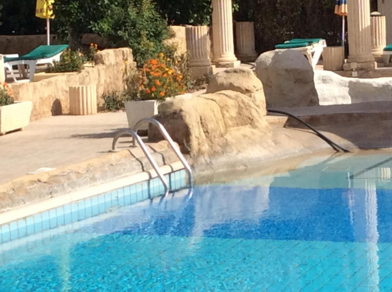 Kings Annex Aparthotel Paphos Exterior photo
