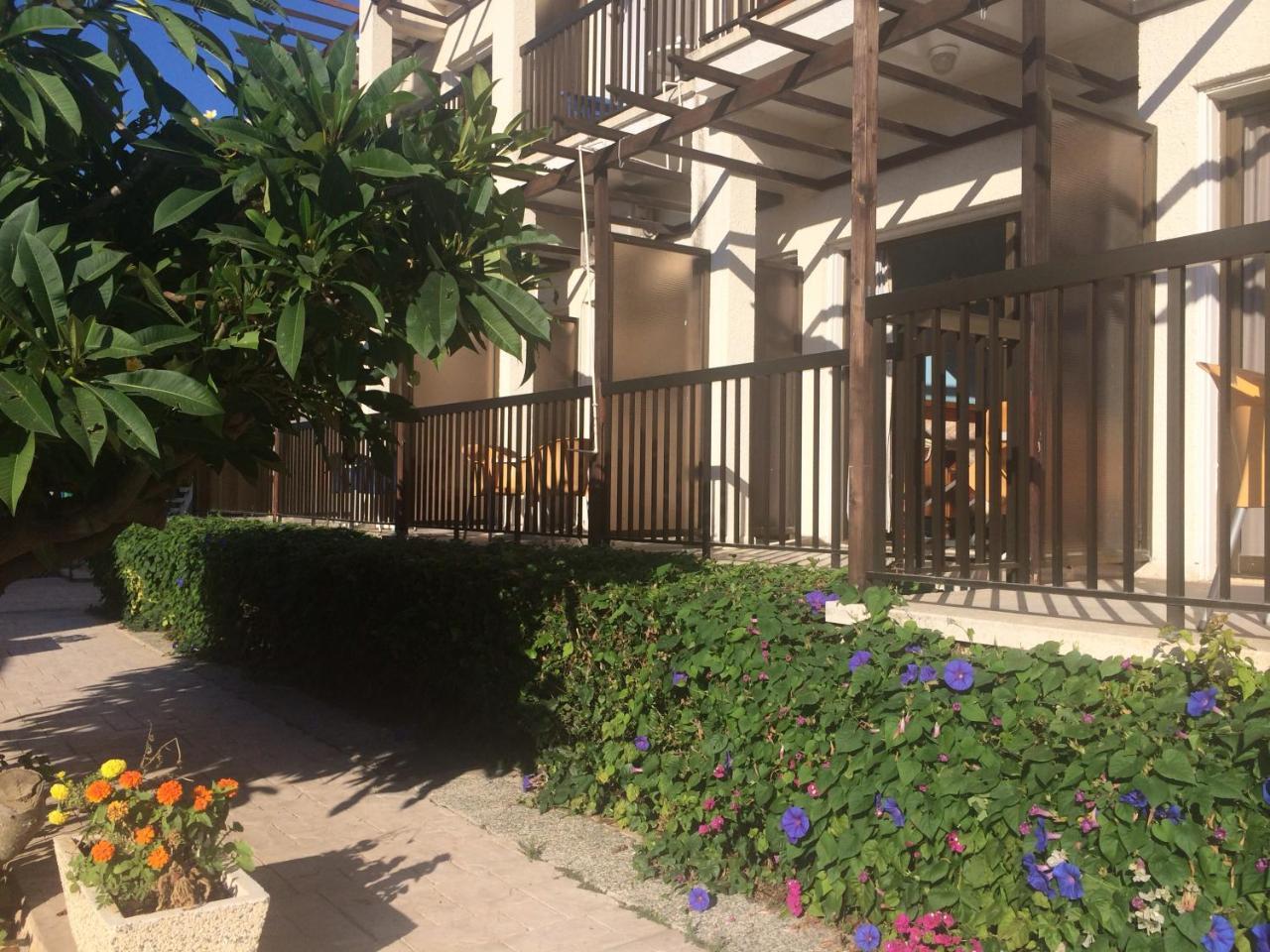 Kings Annex Aparthotel Paphos Exterior photo