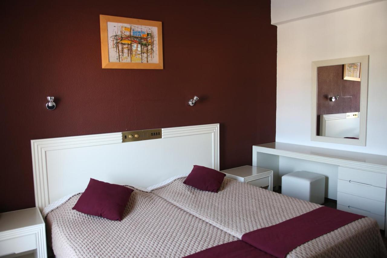 Kings Annex Aparthotel Paphos Exterior photo