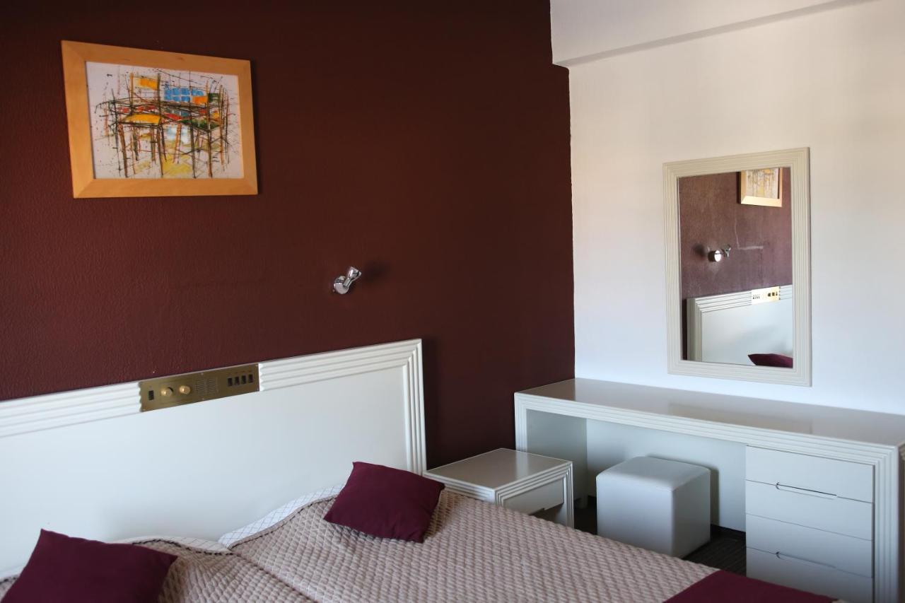 Kings Annex Aparthotel Paphos Exterior photo