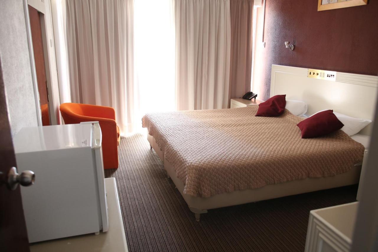 Kings Annex Aparthotel Paphos Exterior photo