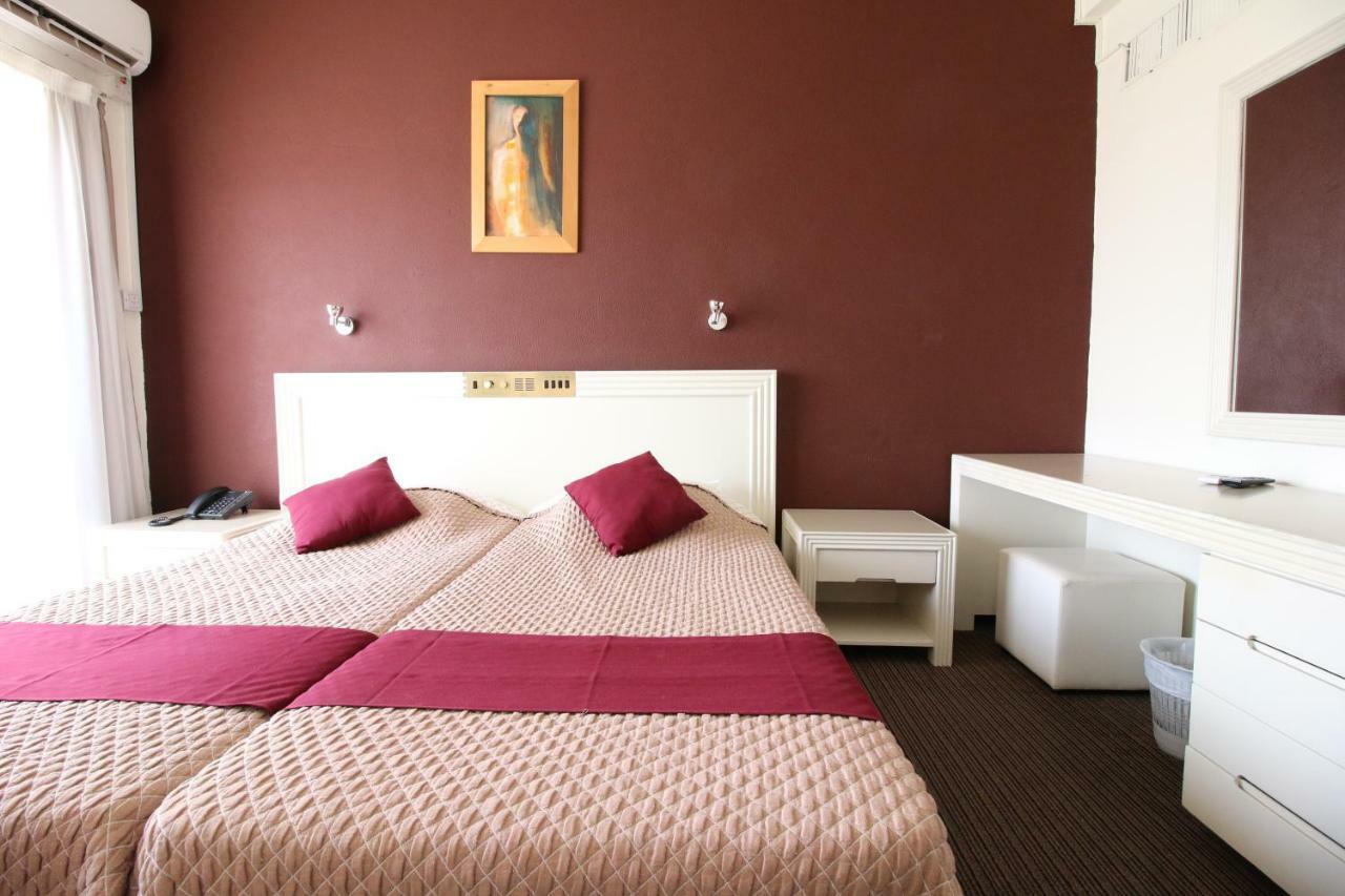 Kings Annex Aparthotel Paphos Exterior photo